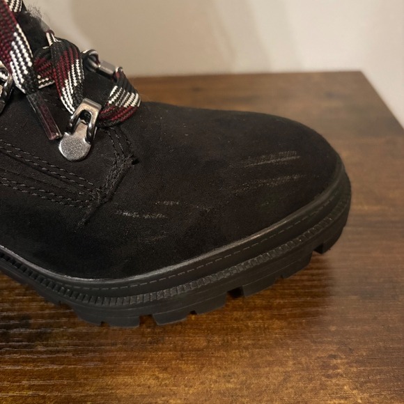 NWOT Jellypop Brandi Black Faux Suede Sherpa Trim Heeled Combat Boot (Women's 9) - Picture 5 of 10